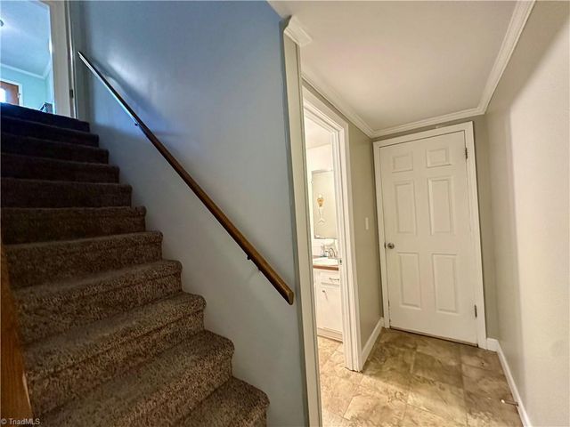 510 Merrybrook Court, Clemmons, NC 27012