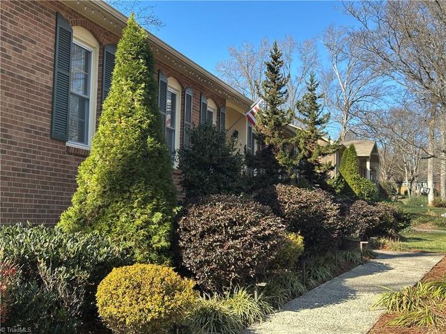 510 Merrybrook Court, Clemmons, NC 27012