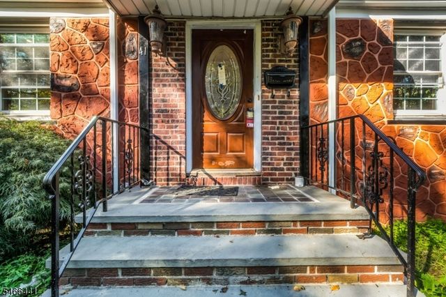 41 Heather Ln, Roselle Boro, NJ 07203