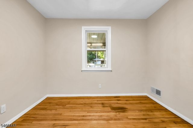 41 Heather Ln, Roselle Boro, NJ 07203
