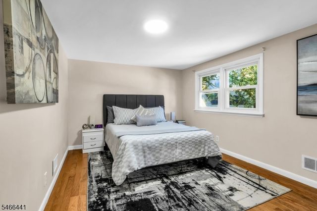 41 Heather Ln, Roselle Boro, NJ 07203