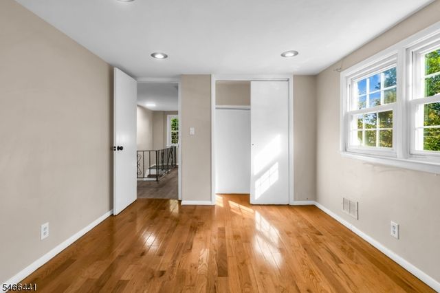 41 Heather Ln, Roselle Boro, NJ 07203