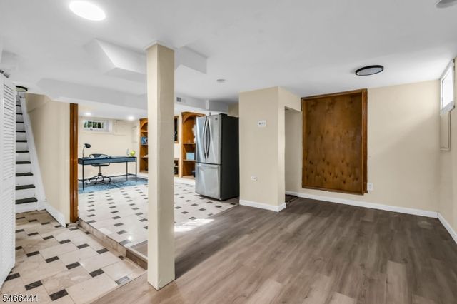 41 Heather Ln, Roselle Boro, NJ 07203