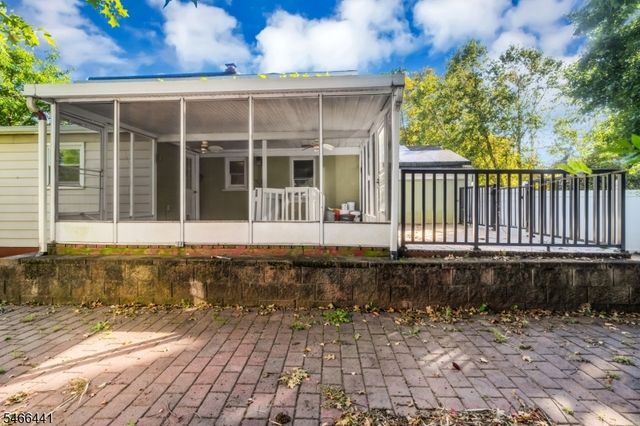 41 Heather Ln, Roselle Boro, NJ 07203