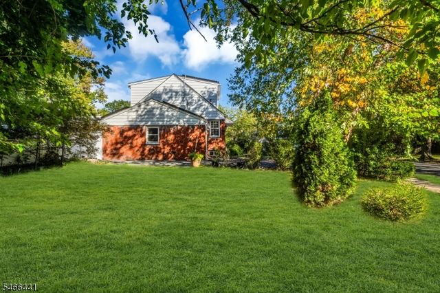 41 Heather Ln, Roselle Boro, NJ 07203