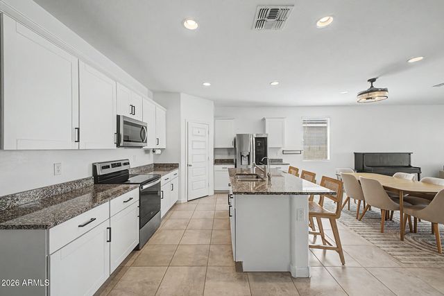 3310 W SEAVER Avenue, Apache Junction, AZ 85120