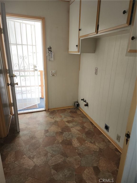 Image 10 of property listing at 13393 Mariposa 181, Victorville, CA 92395