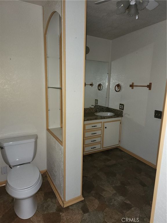 Image 5 of property listing at 13393 Mariposa 181, Victorville, CA 92395