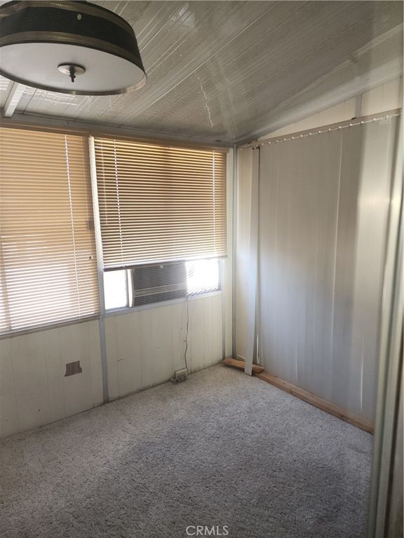 Image 8 of property listing at 13393 Mariposa 181, Victorville, CA 92395