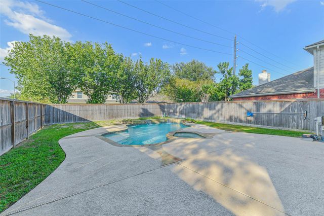 11946 Solon Springs Drive, Tomball, TX 77375
