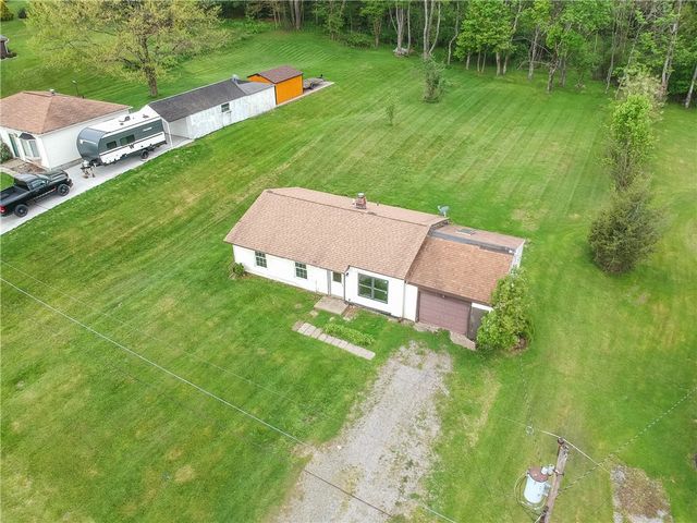121 Sunflower Rd, Center Twp, PA 16001