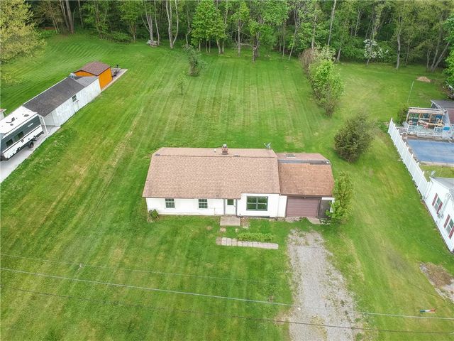121 Sunflower Rd, Center Twp, PA 16001