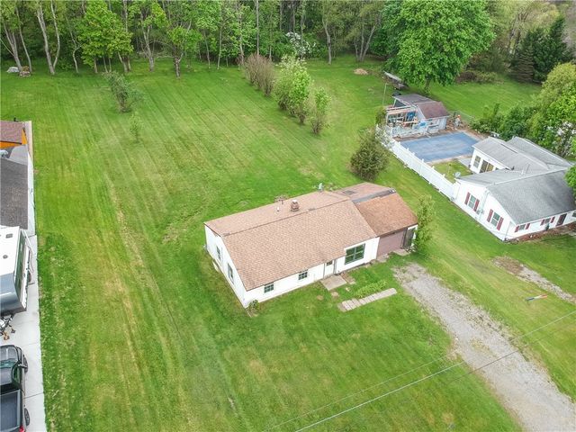 121 Sunflower Rd, Center Twp, PA 16001