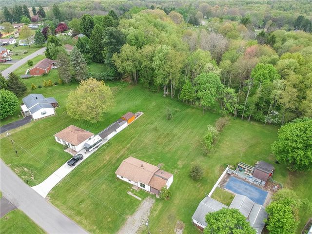 121 Sunflower Rd, Center Twp, PA 16001