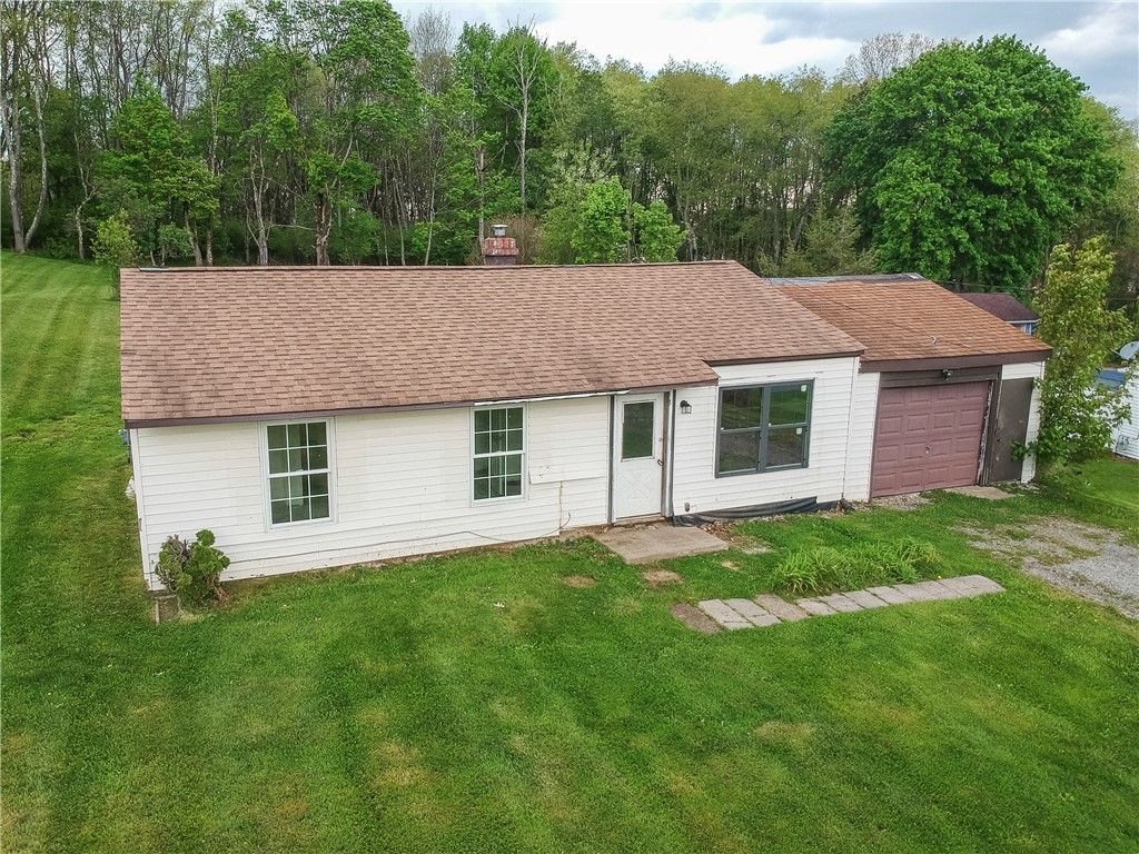 121 Sunflower Rd, Center Twp, PA 16001