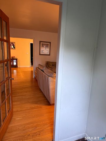 93 Ridgewood Avenue, Stamford, CT 06907