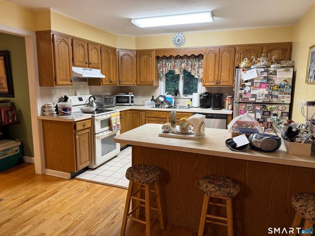 93 Ridgewood Avenue, Stamford, CT 06907