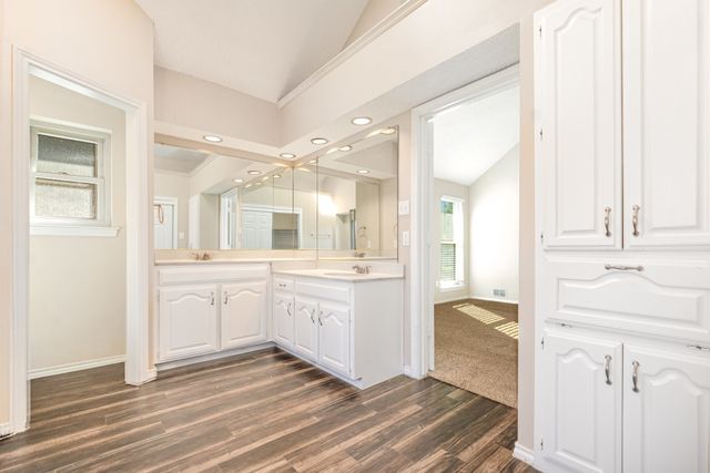 2015 Robin Hill Lane, Carrollton, TX 75007