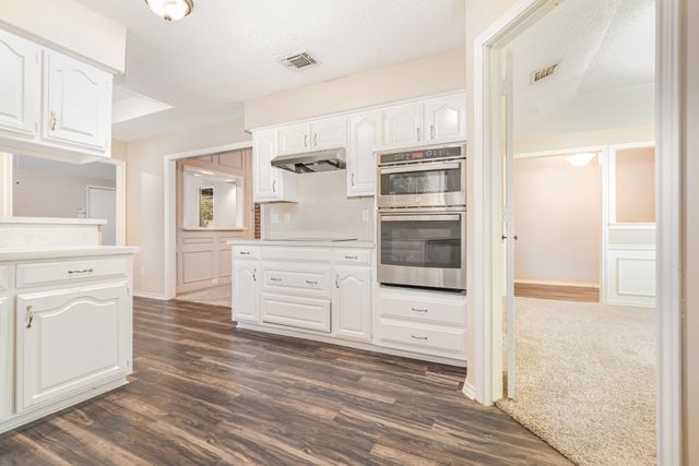 2015 Robin Hill Lane, Carrollton, TX 75007