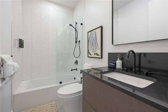 821 SE H Street, Bentonville, AR 72712
