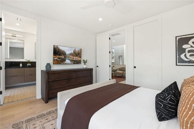 821 SE H Street, Bentonville, AR 72712