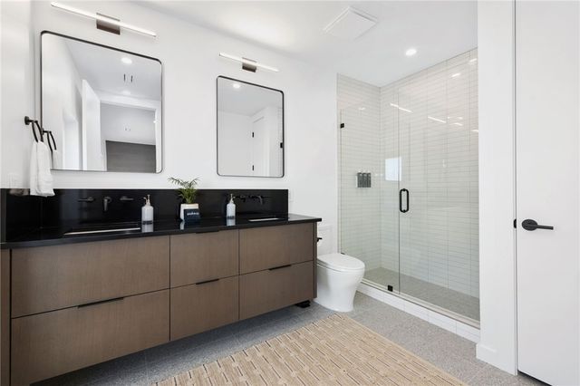 821 SE H Street, Bentonville, AR 72712