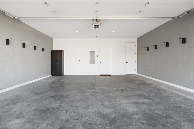 821 SE H Street, Bentonville, AR 72712