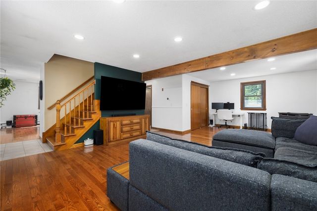 7 Spruce Ridge Drive, Glocester, RI 02814