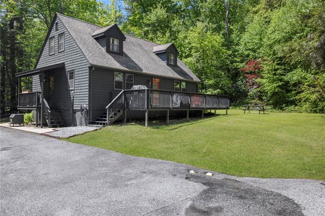7 Spruce Ridge Drive, Glocester, RI 02814