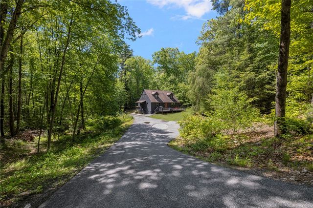 7 Spruce Ridge Drive, Glocester, RI 02814