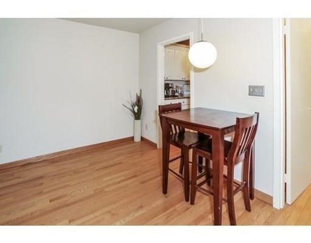6 Juniper St. 14, Brookline, MA 02445