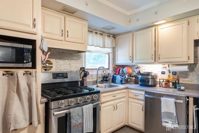 21 Rieder Road, Spotswood, NJ 08884