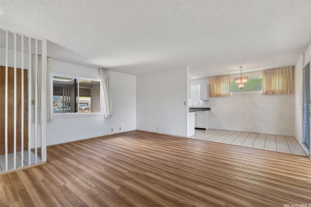 7203 Kipu Place, Honolulu, HI 96825