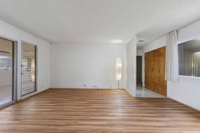 7203 Kipu Place, Honolulu, HI 96825