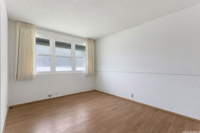 7203 Kipu Place, Honolulu, HI 96825