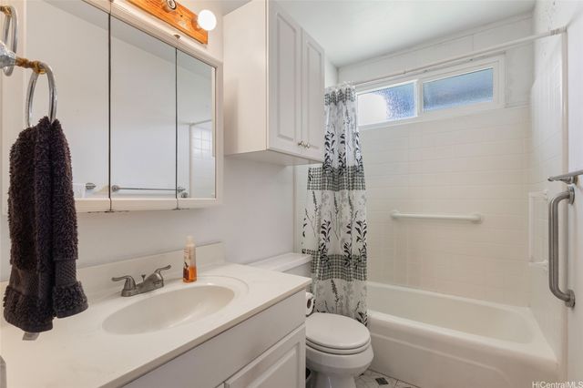 7203 Kipu Place, Honolulu, HI 96825