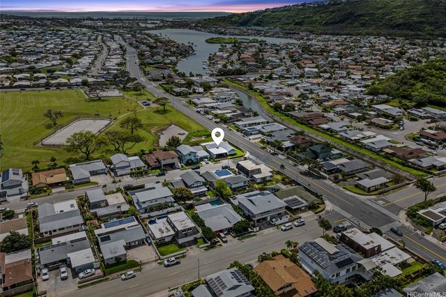 7203 Kipu Place, Honolulu, HI 96825