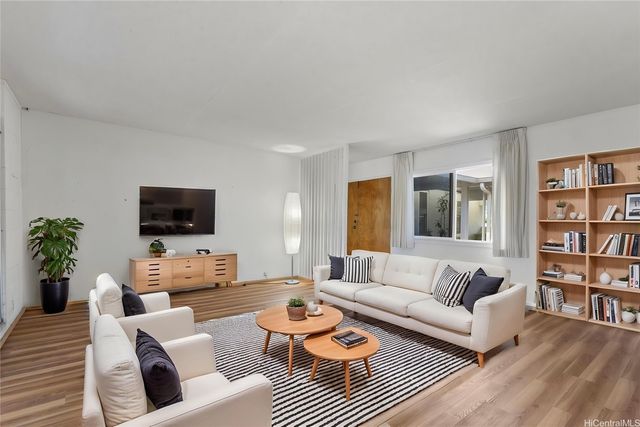 7203 Kipu Place, Honolulu, HI 96825