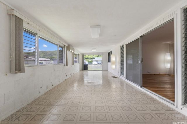 7203 Kipu Place, Honolulu, HI 96825