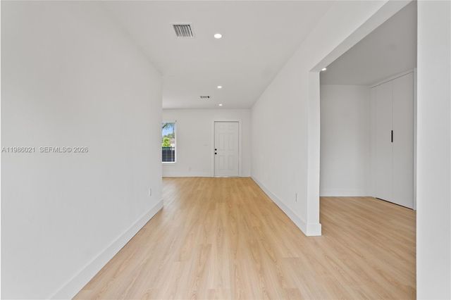 2995 NW 88th St, Miami, FL 33147