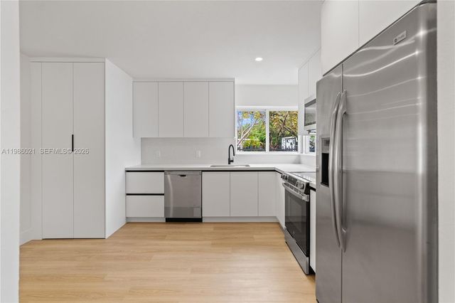 2995 NW 88th St, Miami, FL 33147