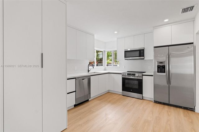 2995 NW 88th St, Miami, FL 33147