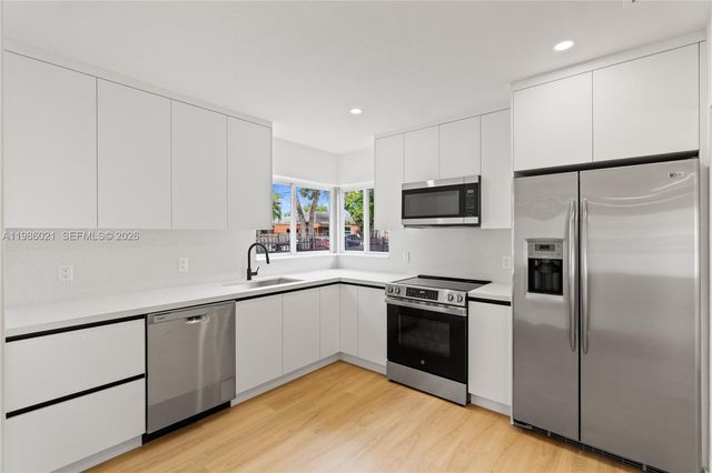 2995 NW 88th St, Miami, FL 33147