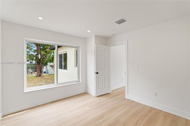 2995 NW 88th St, Miami, FL 33147