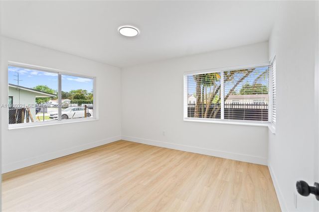 2995 NW 88th St, Miami, FL 33147