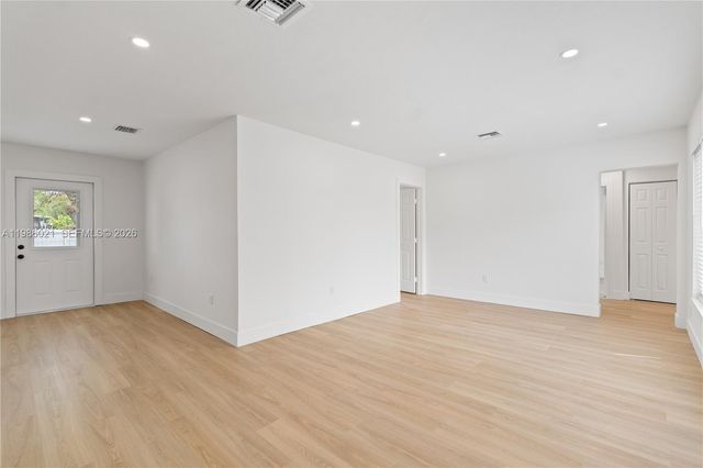 2995 NW 88th St, Miami, FL 33147