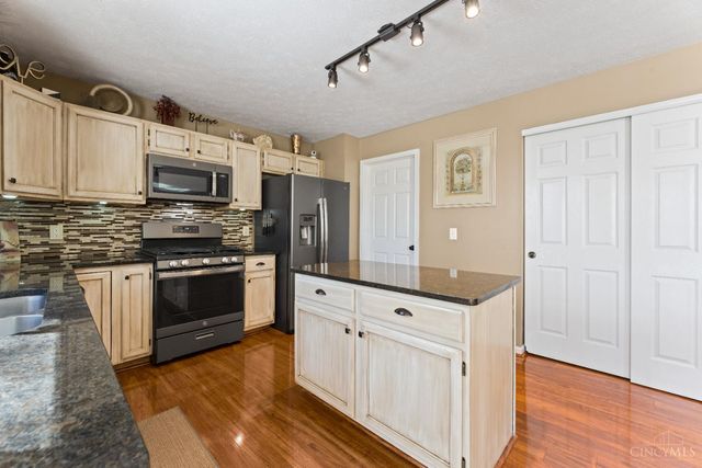 2280 Siesta Drive, Batavia Twp, OH 45103