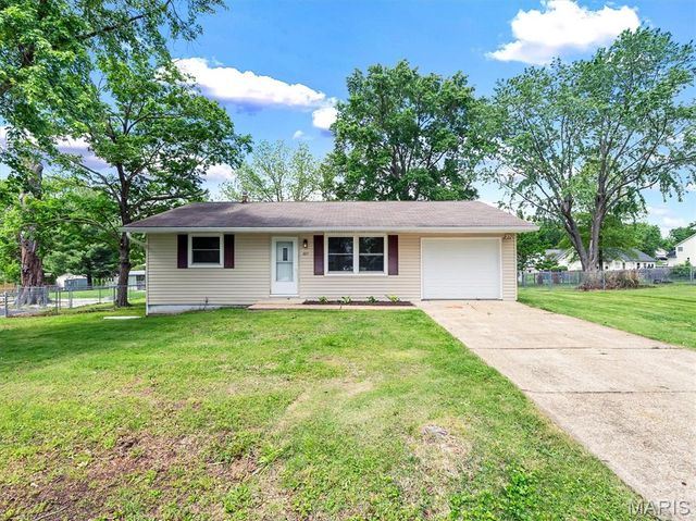 1877 Forest Lane, Pacific, MO 63069