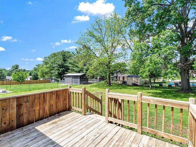 1877 Forest Lane, Pacific, MO 63069