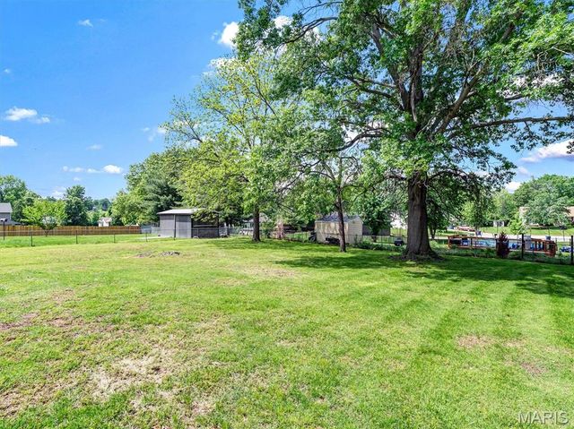 1877 Forest Lane, Pacific, MO 63069